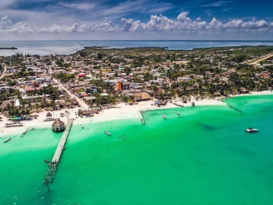 Villa Space Brings Us Closer To Art - Casa Imox Isla Holbox Mexico