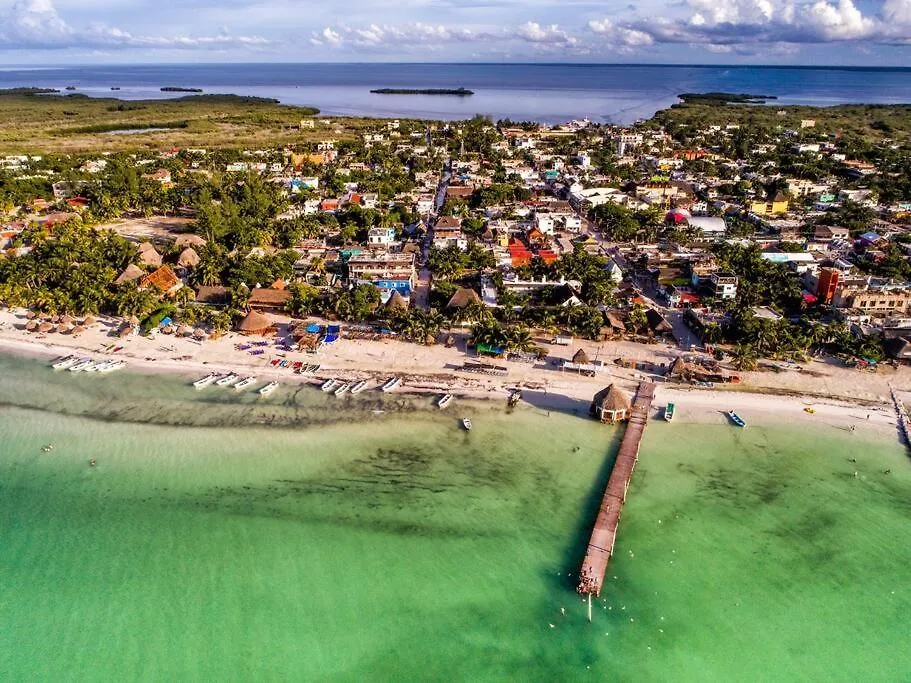 Space Brings Us Closer To Art - Casa Imox Isla Holbox