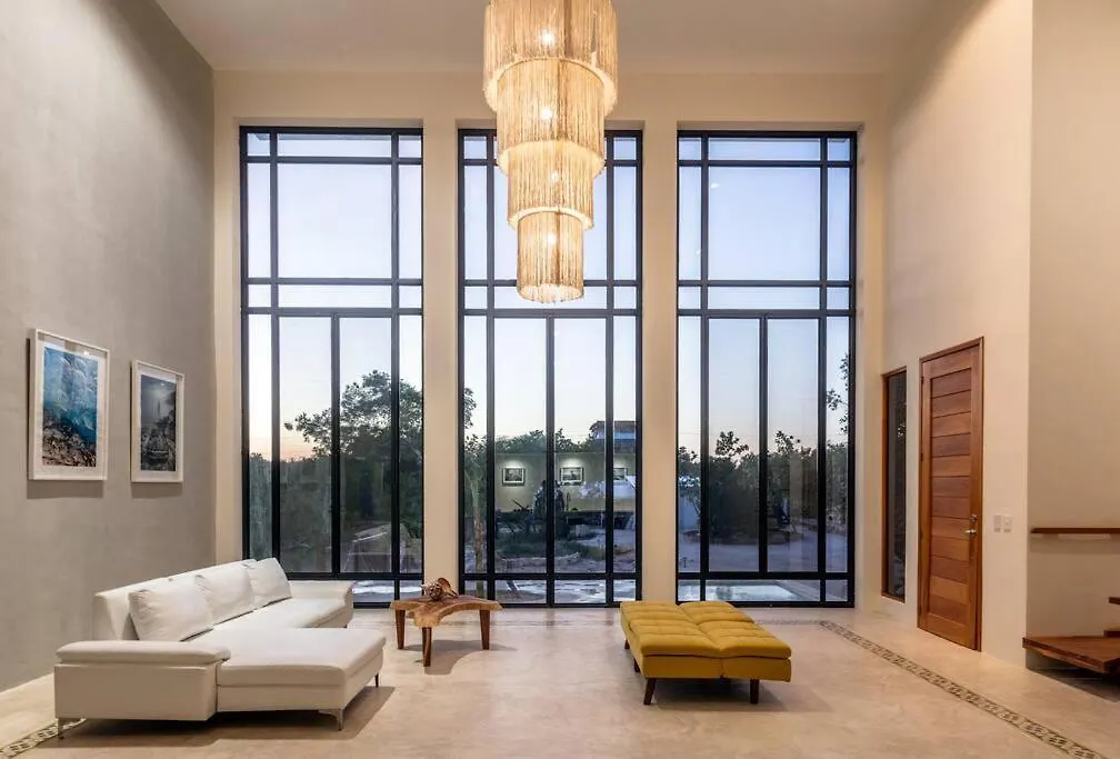 Space Brings Us Closer To Art - Casa Imox ホルボックス島 0*,